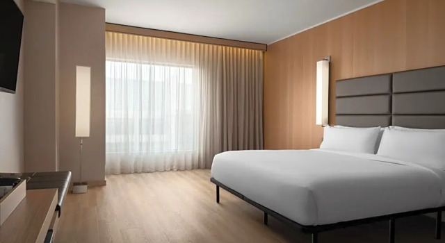 Номер Standard AC Hotel by Marriott Phoenix Downtown