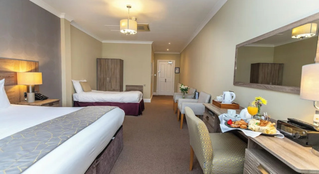 Трёхместный номер Standard Hotel Miramar