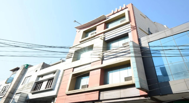 Hotel Royals By OYO Rooms, Book Hotel Bathinda Punjab