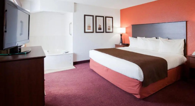Люкс AmericInn by Wyndham White Bear Lake St. Paul