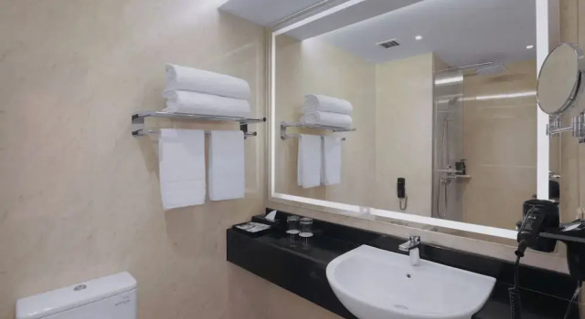 Номер Premier с видом на город The Alts Hotel
