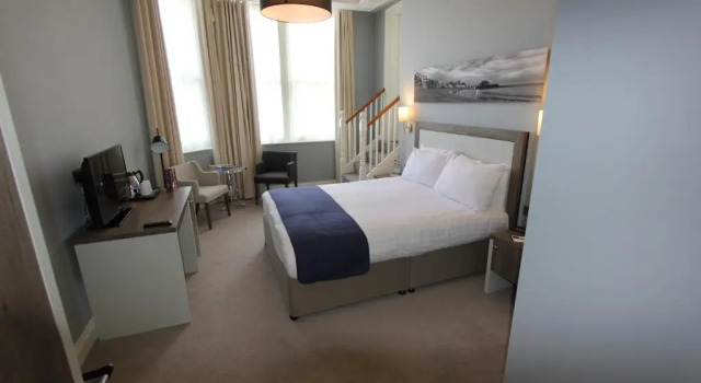 Номер Deluxe Yarrow Hotel