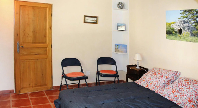 Charming holiday home with private garden, Revest-du-Bion, Забронировать Отель Ревест-дю-Бьон 