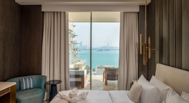 Luxury Apartment w Incredible Views at Five on the Palm, Забронировать Апартаменты/квартира Дубай Эмират Дубай, рядом с Jumeirah Palm Tram Station
