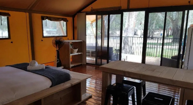 Тент McLean Beach Holiday Park