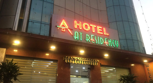 OYO Townhouse 012 Kaushambi Metro Ghaziabad
