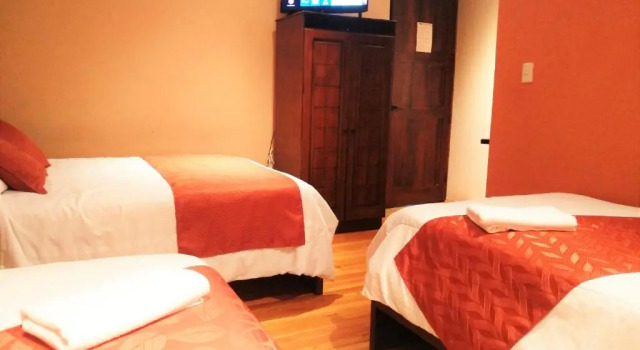 Трёхместный номер Standard Hotel Calle Angosta