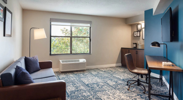 Двухместный люкс c 1 комнатой Four Points by Sheraton Orlando Convention Center