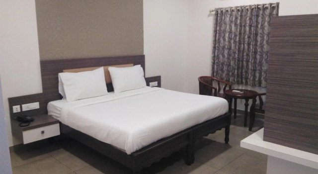 Номер Deluxe Hotel Sownthariyam