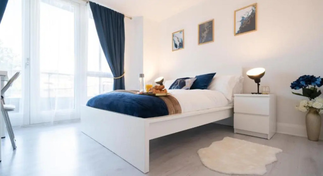 Modern Apartment- Birmingham- Broad Street & Brindley Place- 10 min walk from Bullring, 02 Arena, New Street Station & Grand Central, Забронировать Апартаменты/квартира Отели Бирмингема с парковкой, рядом с Океанариум «Национальный центр морской жизни», Парковка