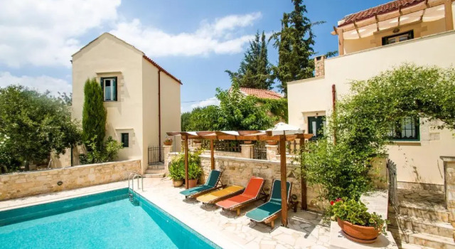 Вилла c 1 комнатой Helianthos Villas