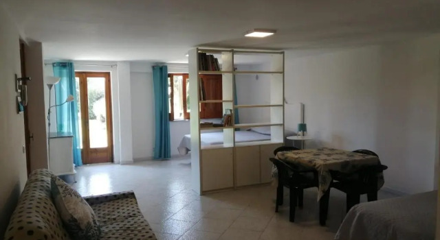 Appartamento con giardino con accesso a mare
