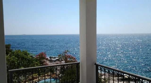Апартаменты с 2 комнатами с балконом и с видом на море Apartments Govic