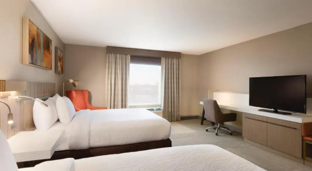 Четырёхместный номер Premium Hilton Garden Phoenix Tempe, University Research Park