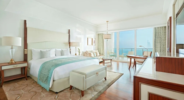 Двухместный номер with Palm Sea View Deluxe Waldorf Astoria Dubai Palm Jumeirah