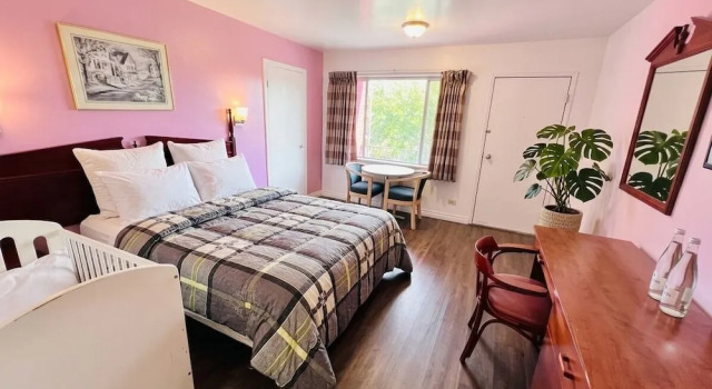 Номер Standard Persepolis Inn
