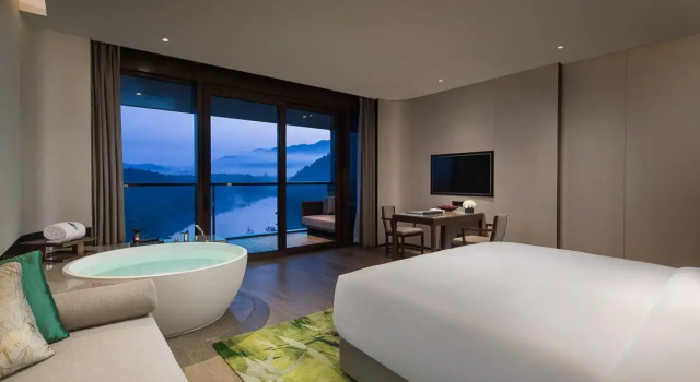 Двухместный номер Standard с видом на озеро Banyan Tree Anji