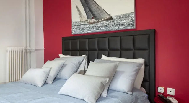 Renovated & Cool Flat In Ideal Location