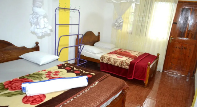 Номер Economy Adams Peak Inn