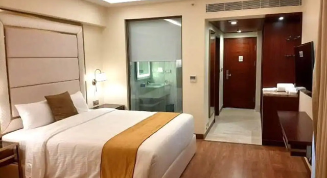 Номер Superior Kay-Em Spectra Hotel Chennai