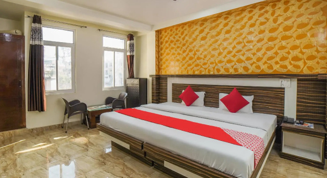 Люкс Standard OYO 71947 Hotel Swaroop Retreat