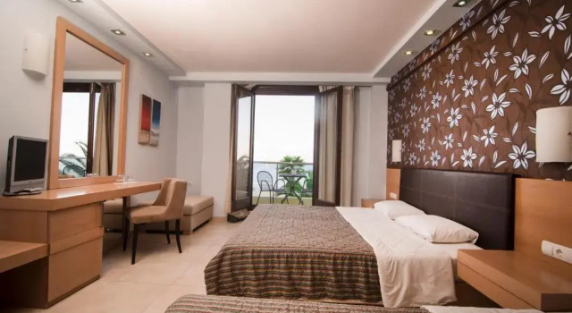Трёхместный номер Standard с видом на улицу Mistral Hotel
