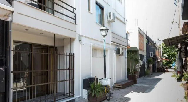 christos studio, Book Hotel Volos 