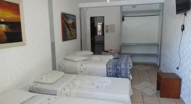 Четырёхместный номер Standard с видом на сад Hotel Tubarão