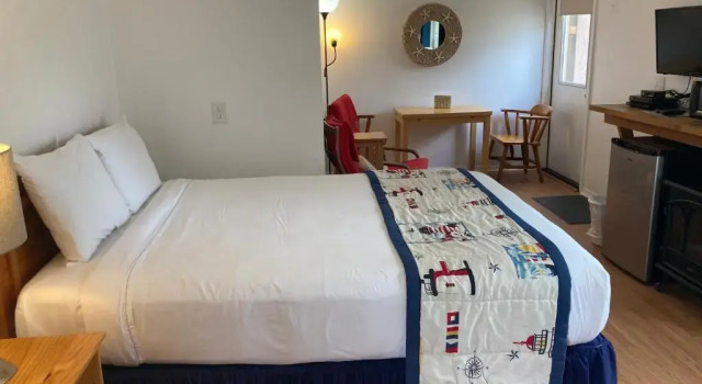 Четырёхместный номер Standard Tillicum Beach Motel - Formerly Deanes Oceanfront Lodge
