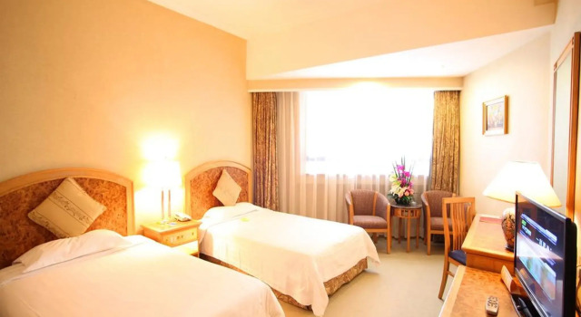 Двухместный номер Deluxe Century Plaza Hotel
