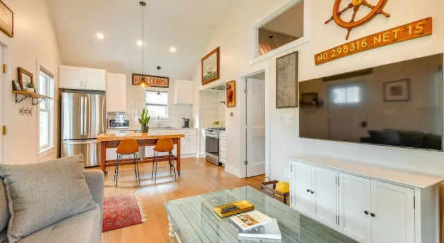 Коттедж Modern Solomons Cottage Rental - Walk to Island!