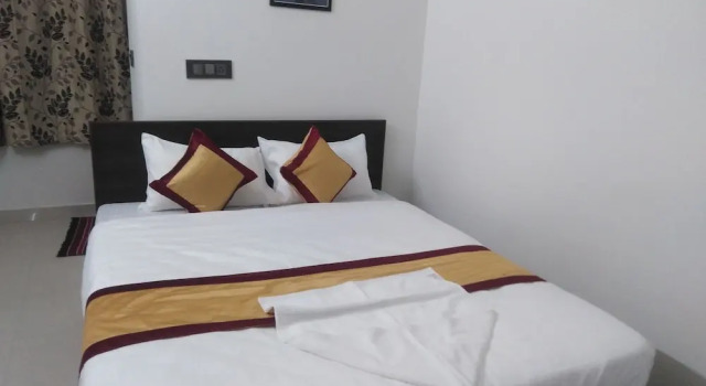 J K Inn Hotel - Urban Express, Забронировать Отель Отели штата Карнатаки с парковкой, Парковка