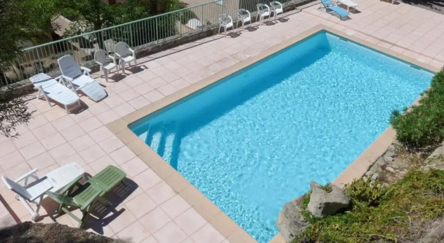 petit paradis pres ile rousse gîte les cortalines Lama, Rezervasyon Otel Lama havuzlu oteller, Yüzme Havuzu