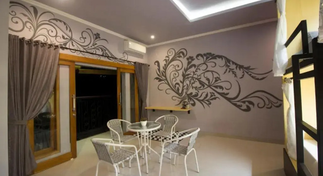 Кровать в общем номере Dong Paloh Hostel