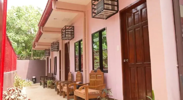 Rhisian Bed & Breakfasst, Prenota Hotel Santa Monica Palawan