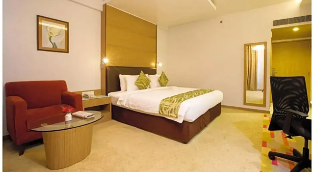 Двухместный номер Deluxe Hotel Tulip Bangalore
