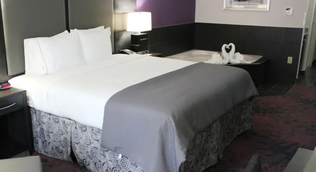 Двухместный номер Standard Holiday Inn Express & Suites Columbus - Polaris, an IHG Hotel