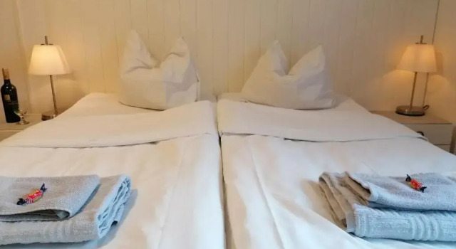 Двухместный номер Standard с балконом Cronins Guesthouse Bed & Breakfast