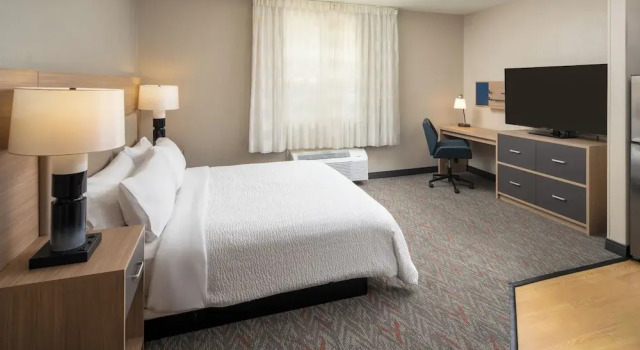 Люкс Candlewood Suites Miami Lakes by IHG