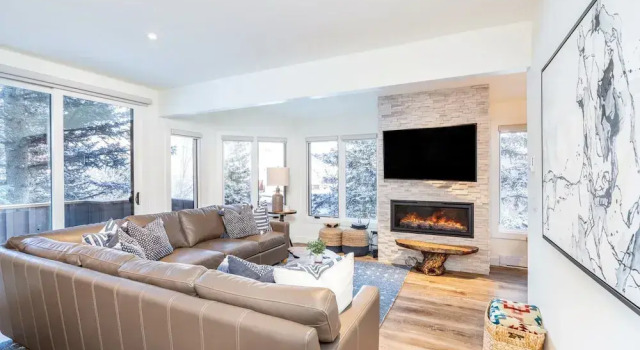 Manitou Riverhouse 115 by Avantstay Spacious Condo in the Centre of Telluride, Забронировать Отель СПА-отели Теллурайд, рядом с Oak Street Lift, SPA-услуги