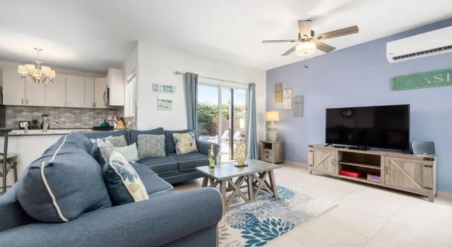 3BR Villa Central Location Private Pool Patio