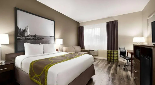 Двухместный номер Standard Super 8 by Wyndham Sarnia ON