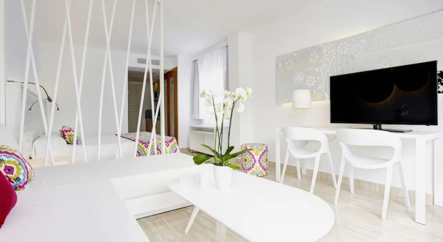 Полулюкс с балконом Grupotel Ibiza Beach Resort