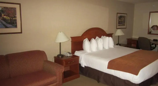 Двухместный номер Deluxe Super 8 by Wyndham Fort Nelson BC