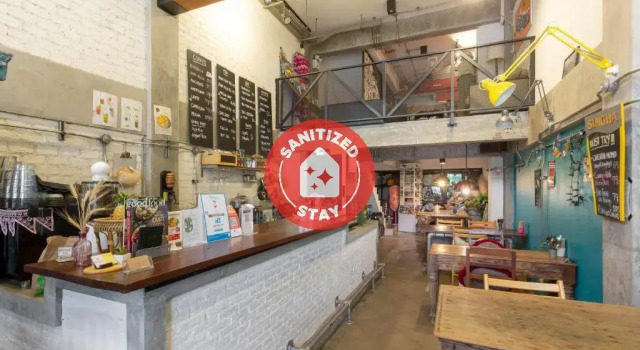 Кровать в общем номере Box Hostel N Cafe