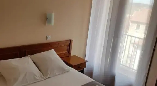 Двухместный номер Standard с балконом Hotel des Arcades