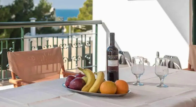 Saronis seaview 2bdr residence 500m from the beach, Забронировать Апартаменты/квартира Апартаменты Сароникос, Апартаменты/квартира