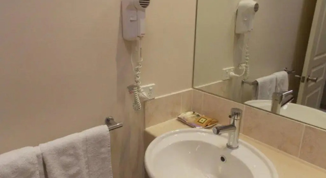 Студия Emerald Executive Apartments