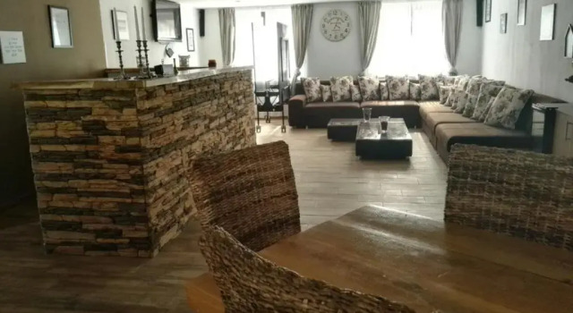 Vila Smiley, Varaa Hotelli Avrig 