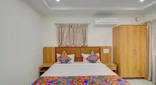 Номер Deluxe FabHotel Dharani Grand Madhapur
